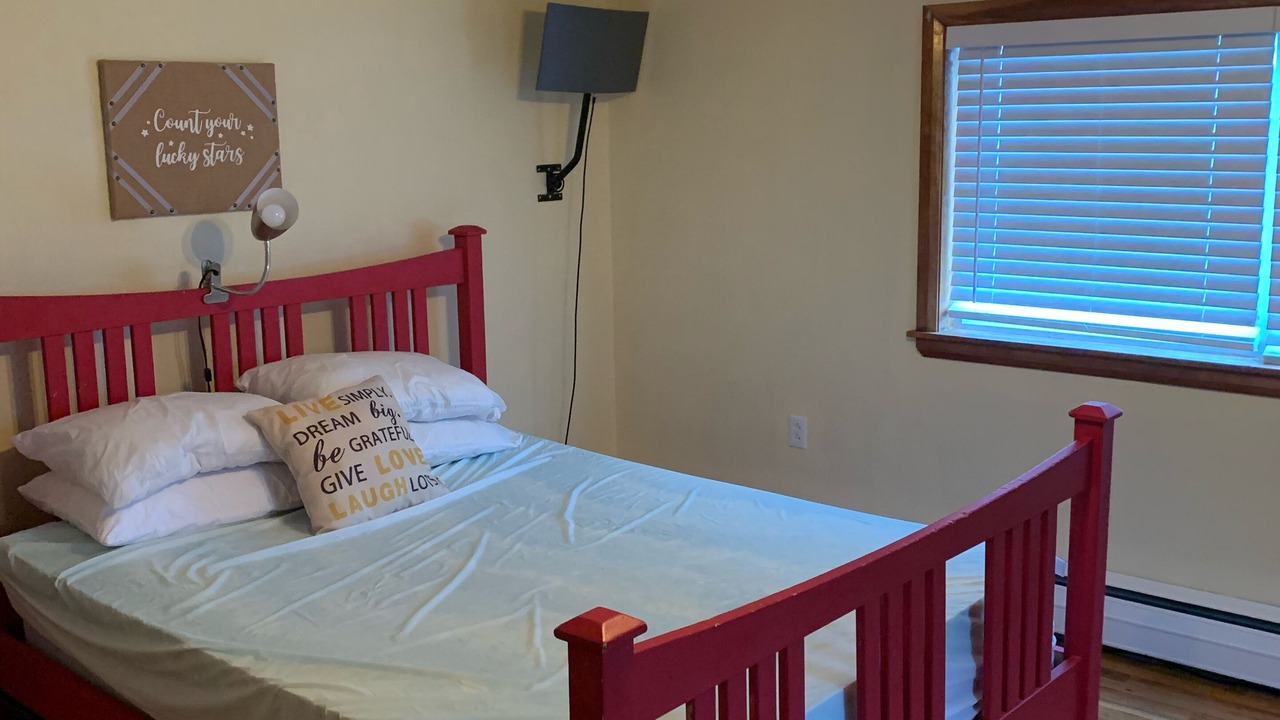 Photo of Bedroom in Benton