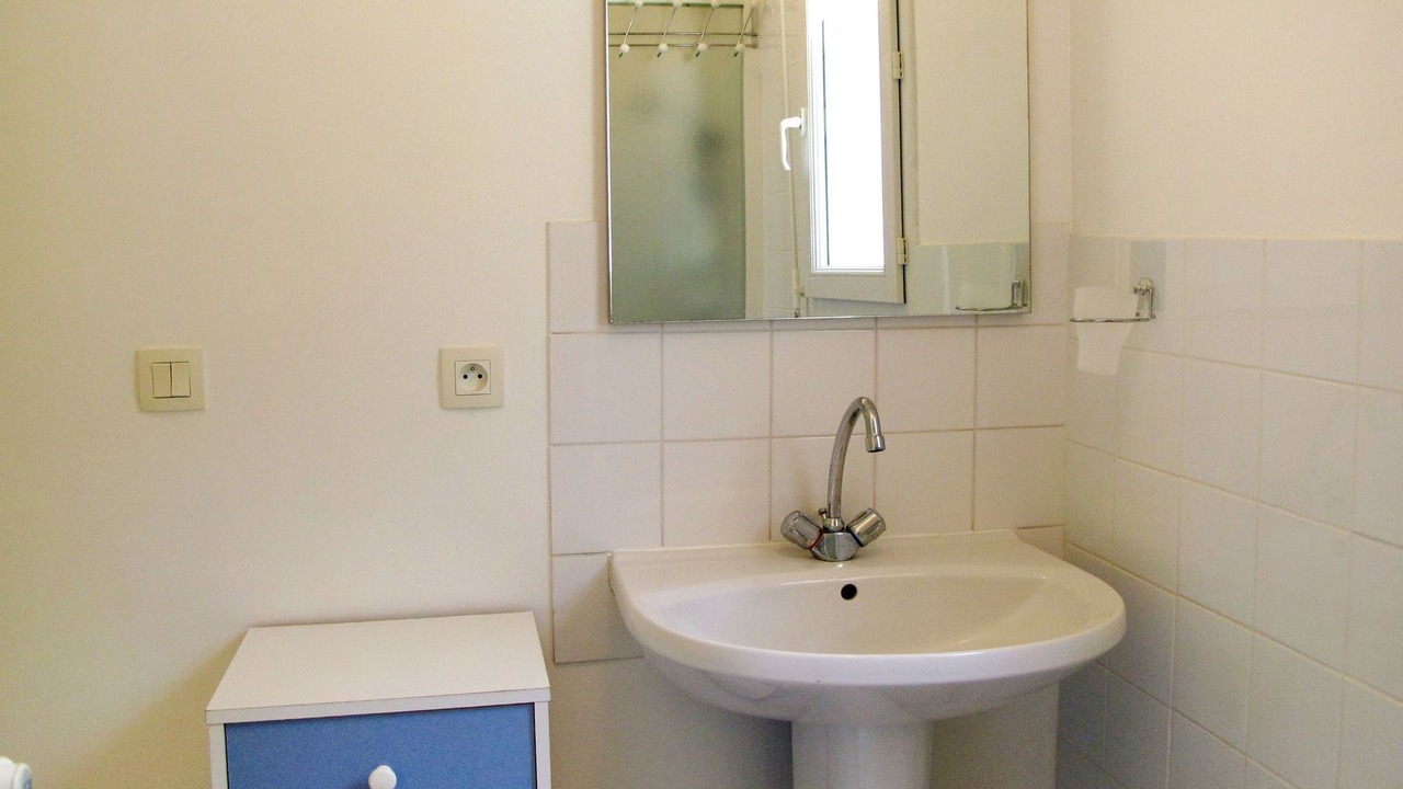Photo of Bathroom in Hauteville-sur-Mer