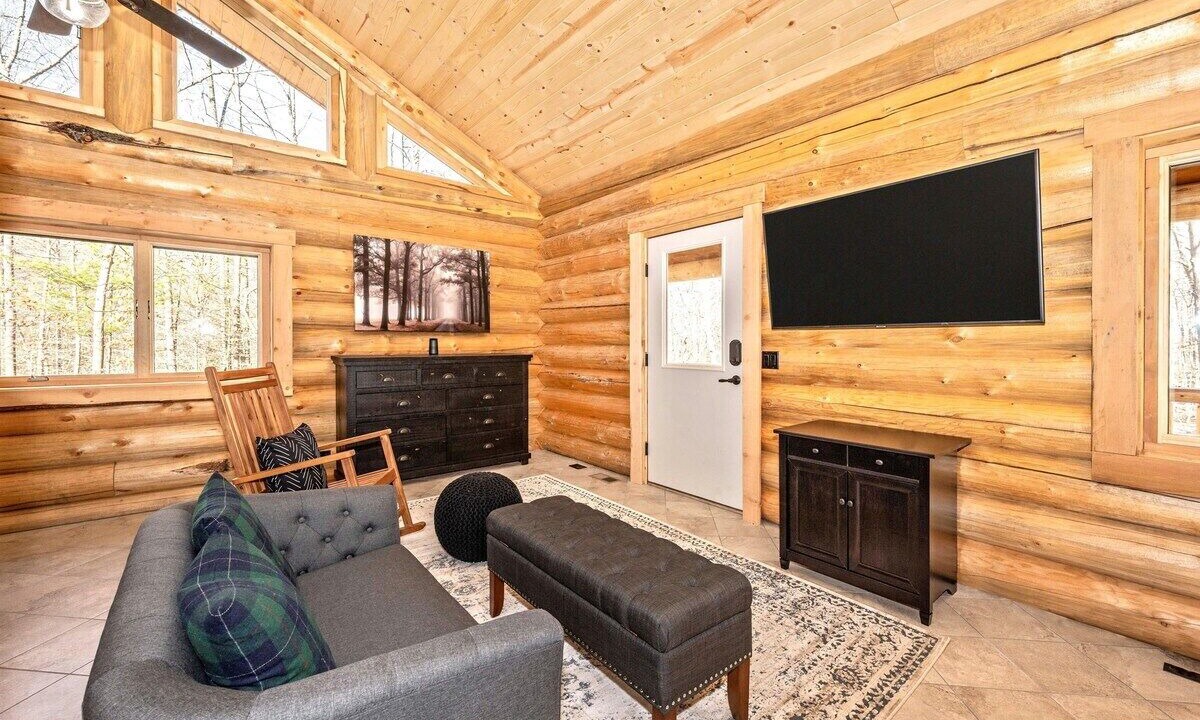 Photo of Livingroom in Dickerson