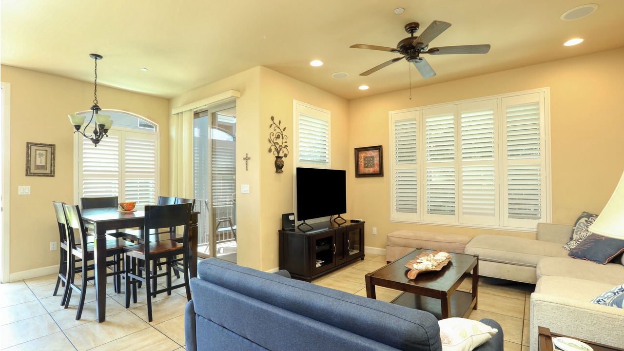 Photo of Livingroom in Downtown