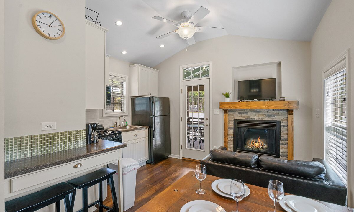 Photo of Livingroom in Queensbury