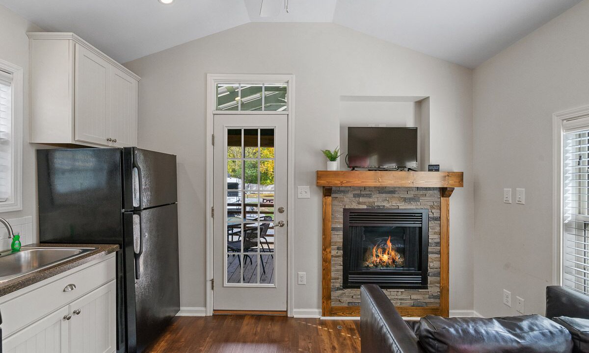 Photo of Livingroom in Queensbury