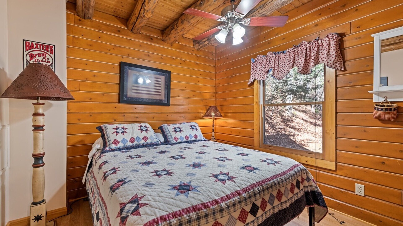 Photo of Bedroom in Bryson City