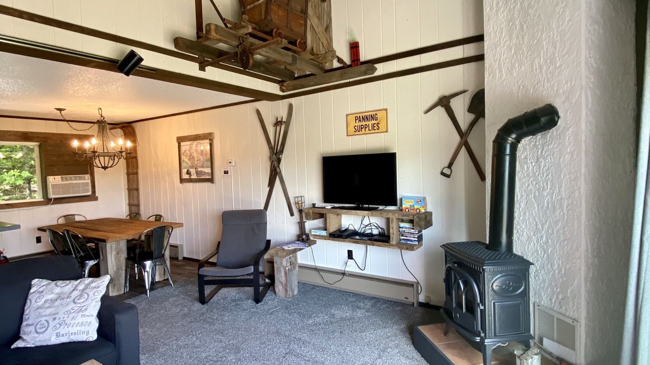 Photo of Livingroom in Upson