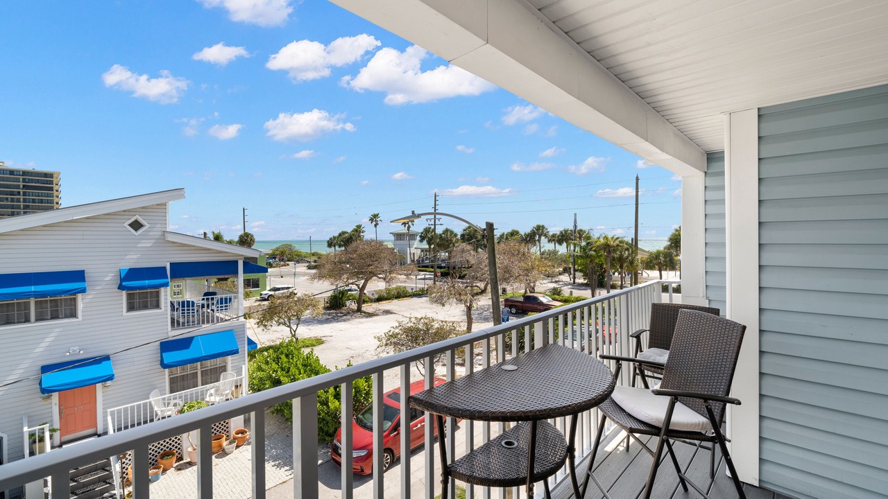 Photo of Patio Balcony in Sunset Beach