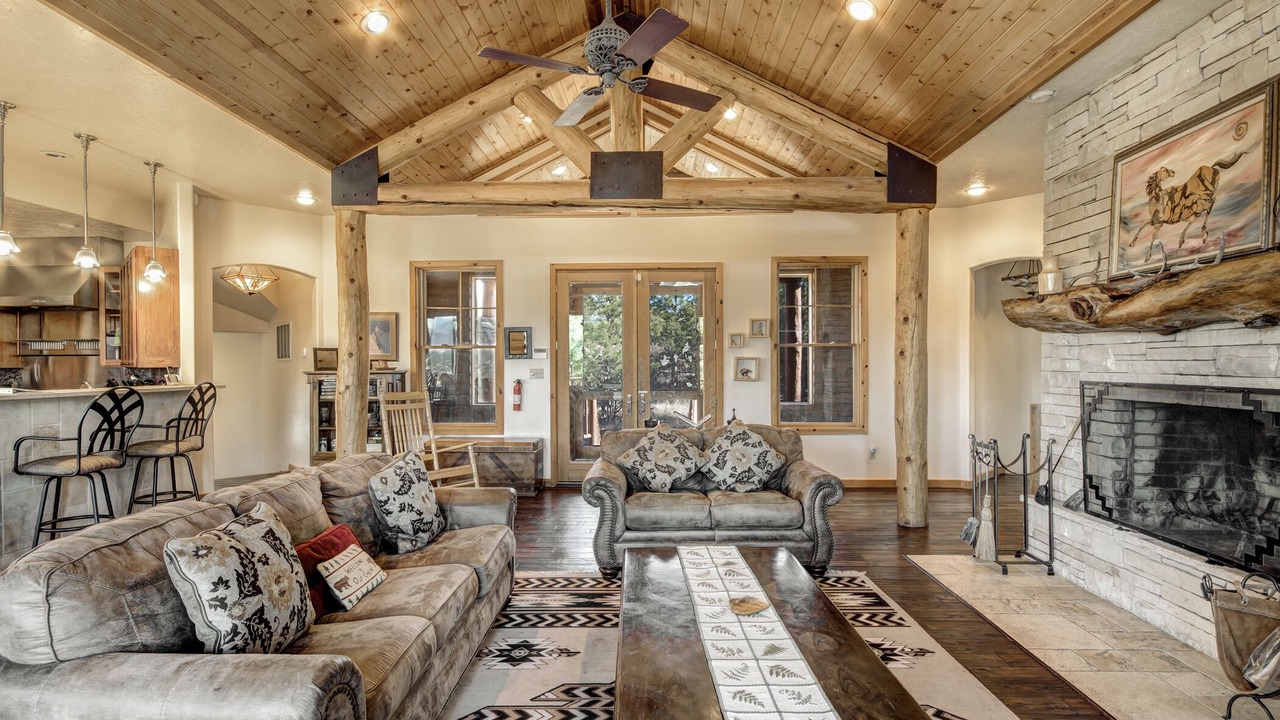 Photo of Livingroom in Ruidoso