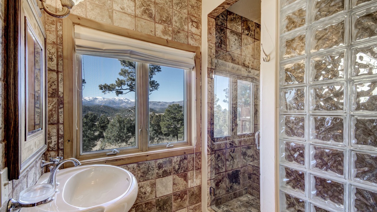 Photo of Bathroom in Ruidoso
