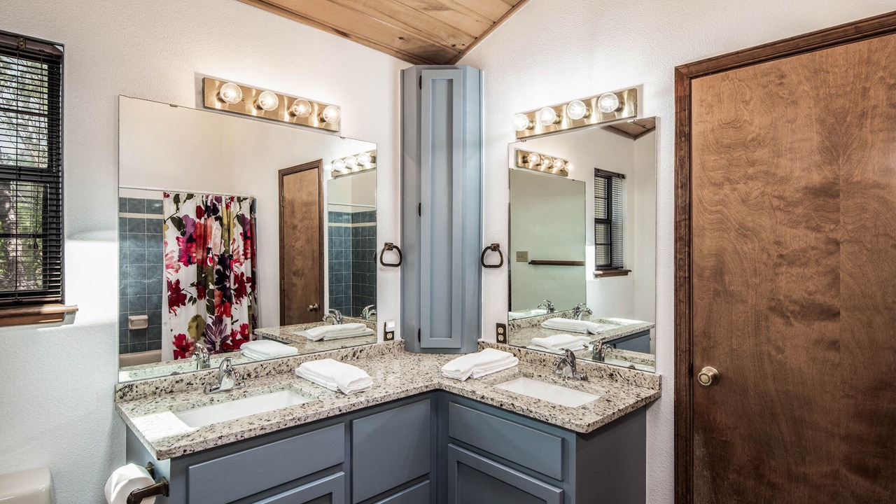 Photo of Bathroom in Ruidoso