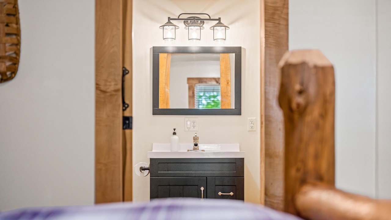Photo of Bathroom in Trafalgar