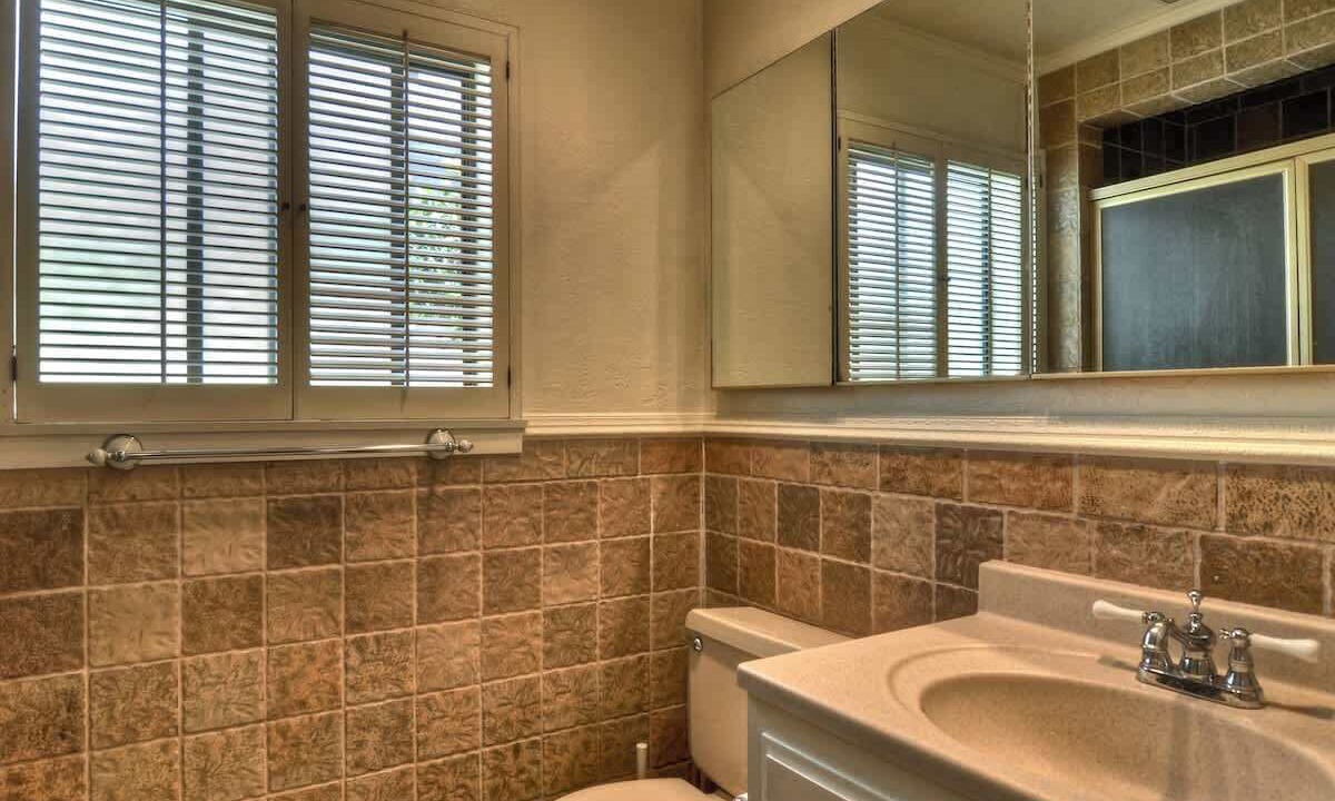 Photo of Bathroom in Balboa Island