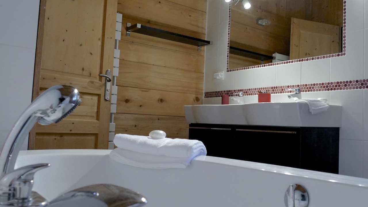 Photo of Bathroom in Les Praz-de-Chamonix