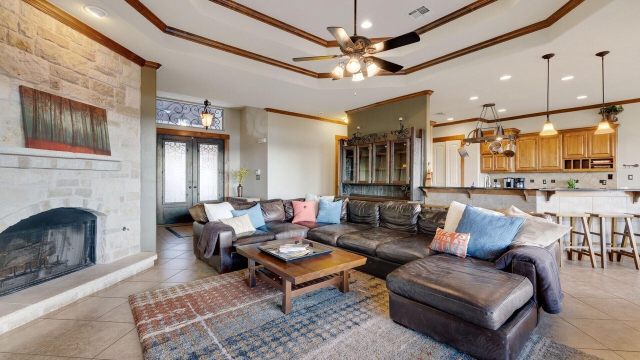 Photo of Livingroom in Point Venture