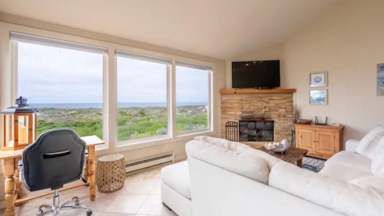 Photo of Livingroom in Castroville