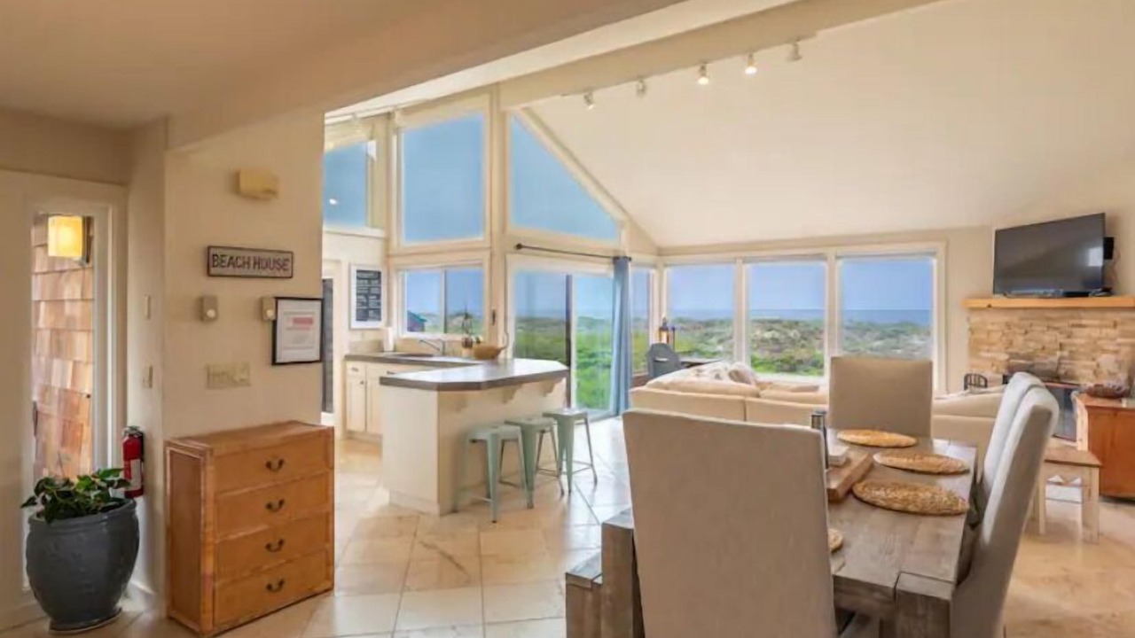 Photo of Livingroom in Castroville