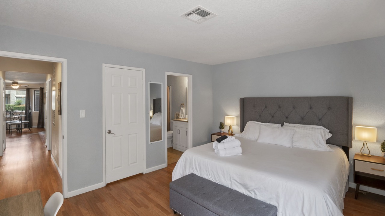 Photo of Bedroom in Enterprise