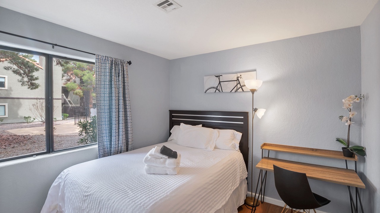 Photo of Bedroom in Enterprise
