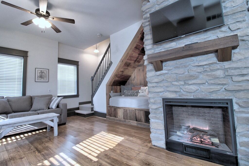 Photo of Livingroom in St. Charles