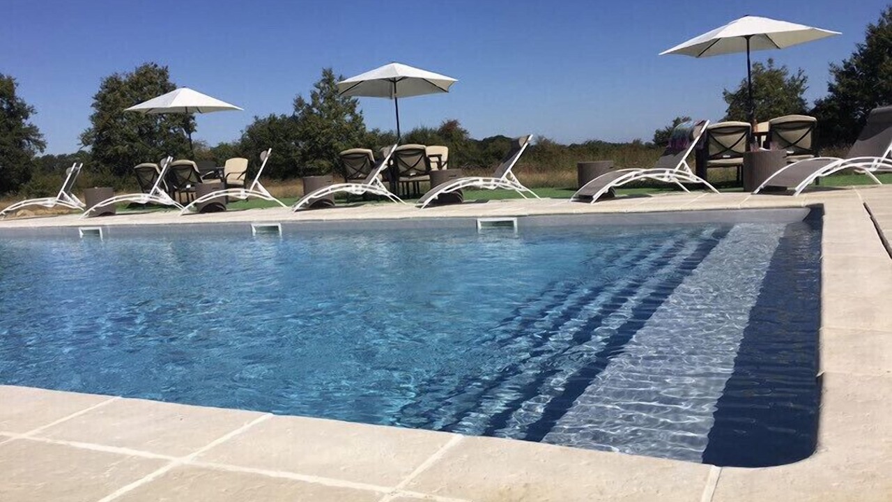 Photo of Outdoor in Blond