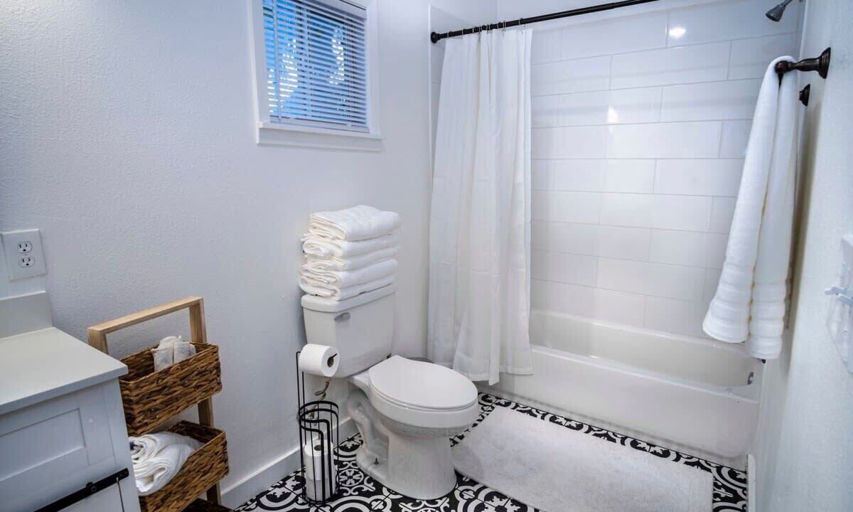 Photo of Bathroom in Nevada Street