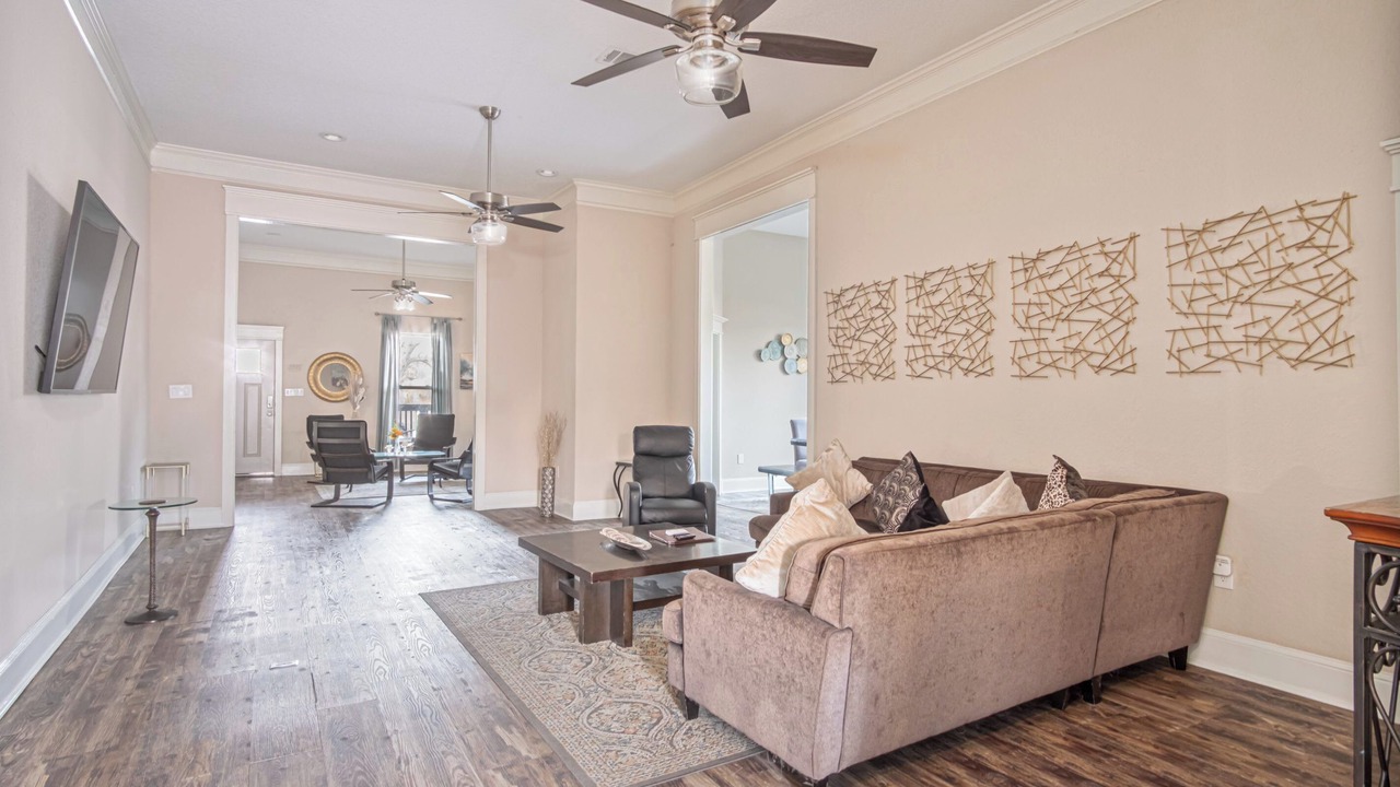 Photo of Livingroom in Near East Side