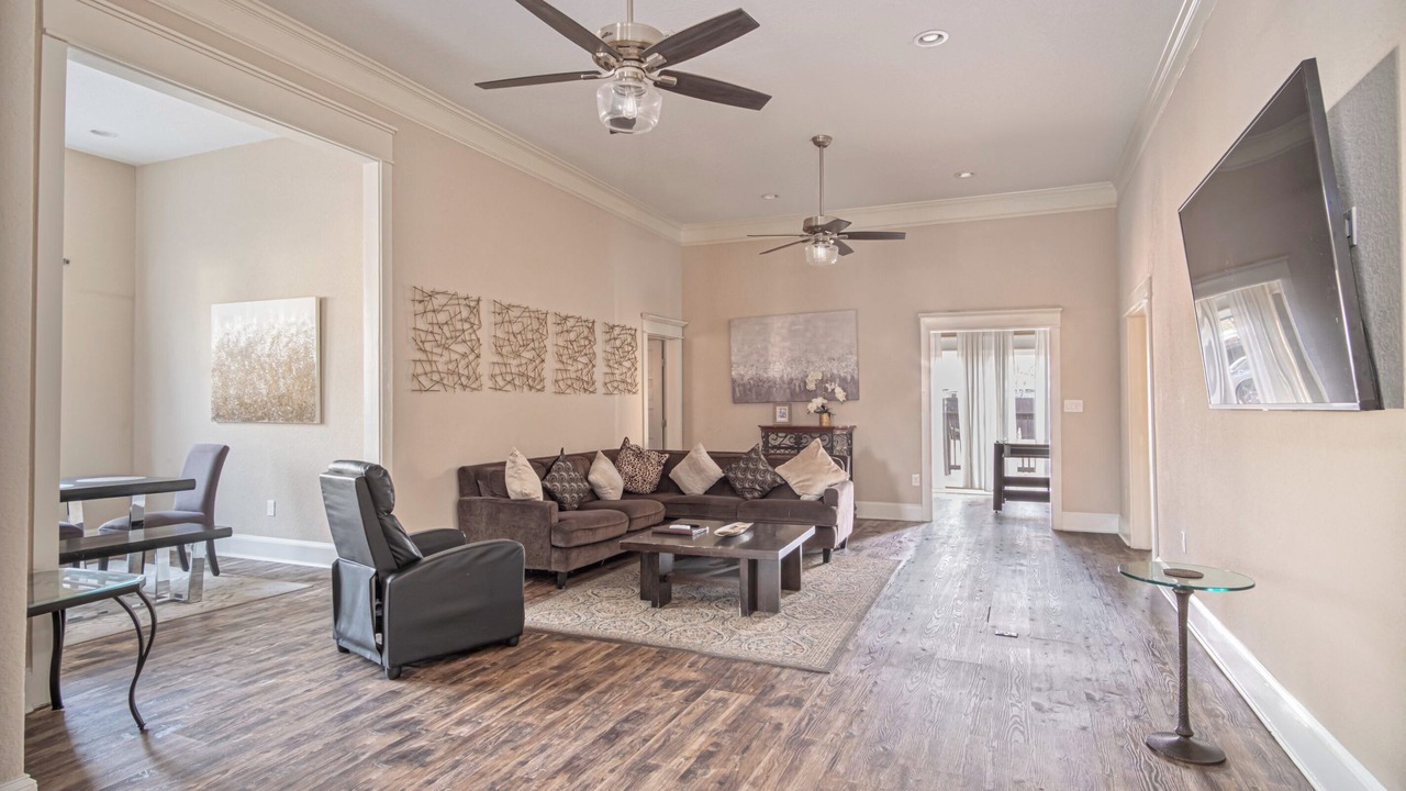 Photo of Livingroom in Near East Side
