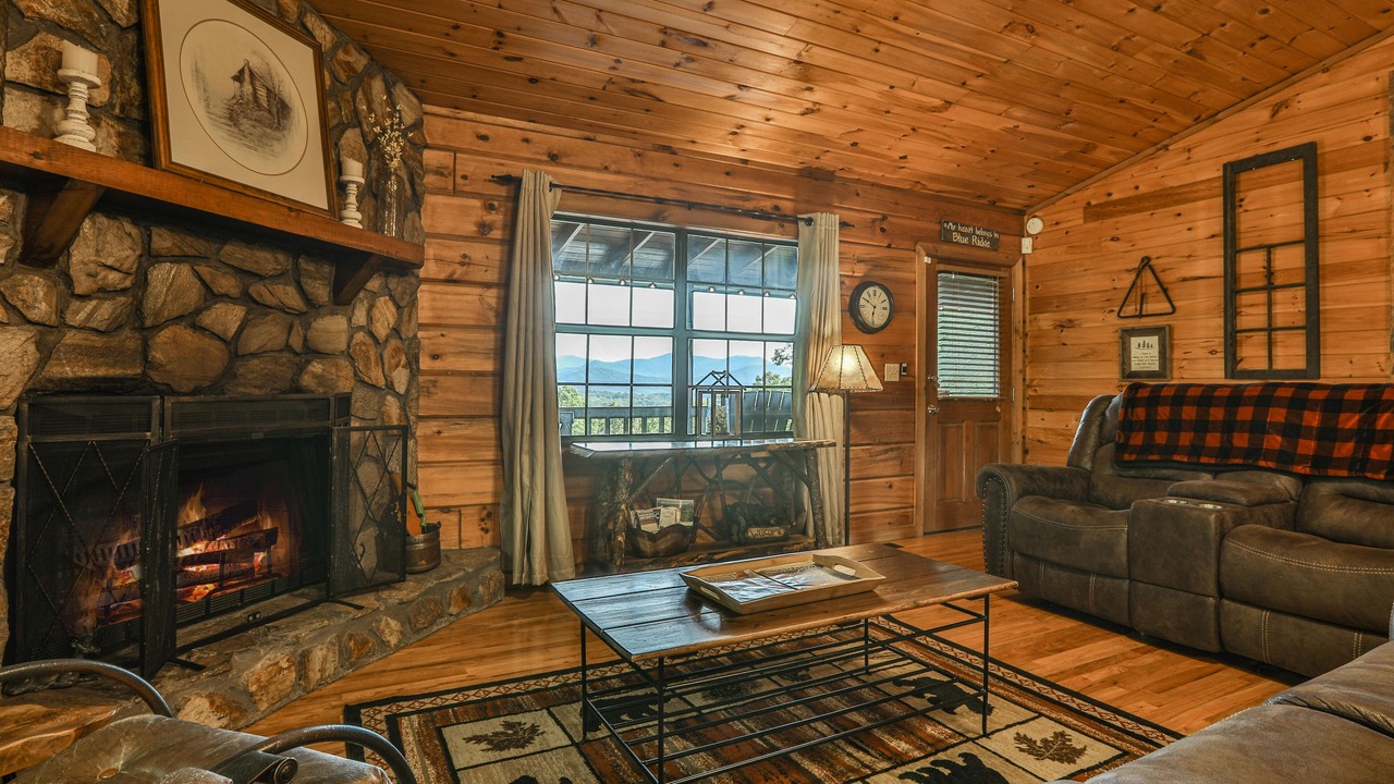 Photo of Livingroom in Morganton