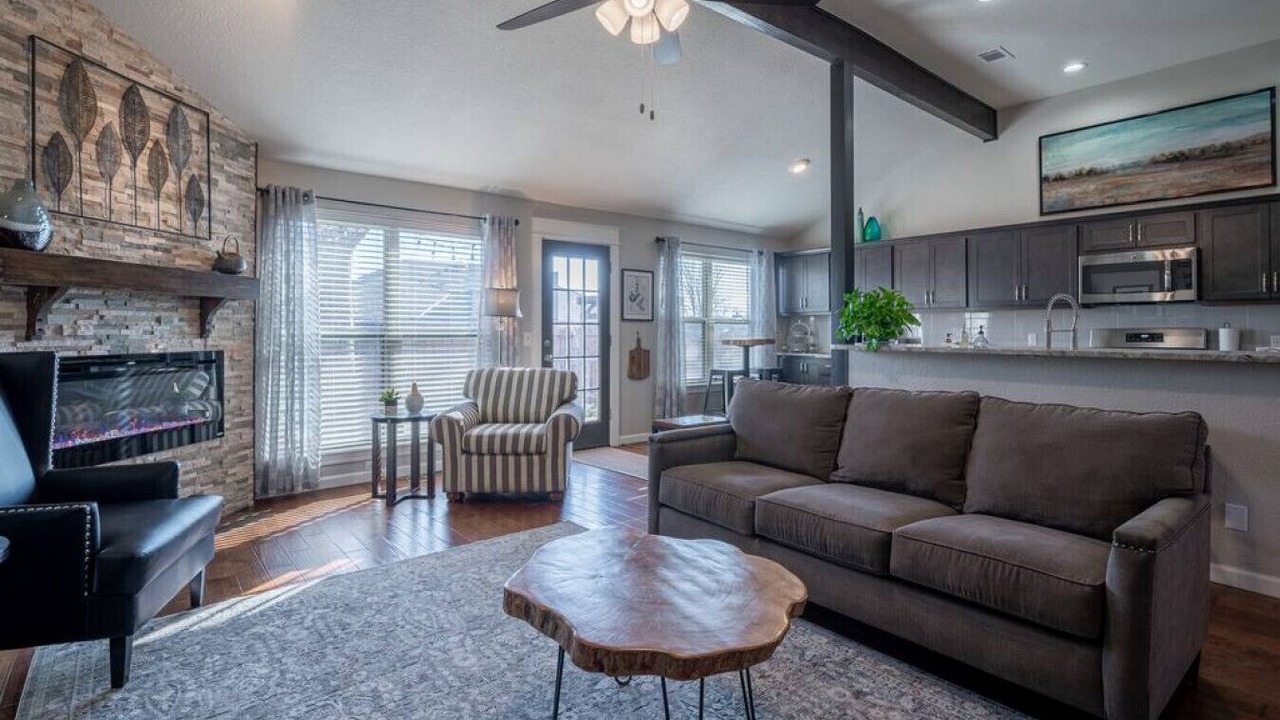 Photo of Livingroom in Edmond