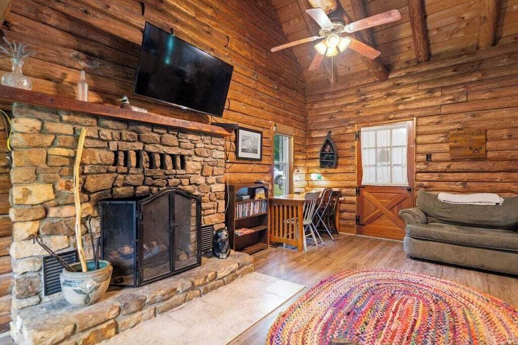 Photo of Livingroom in Fishers Hill