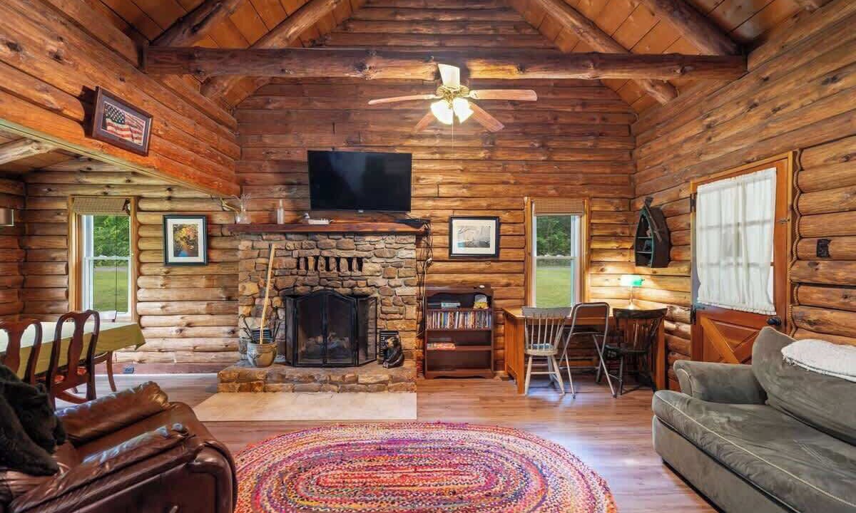Photo of Livingroom in Fishers Hill