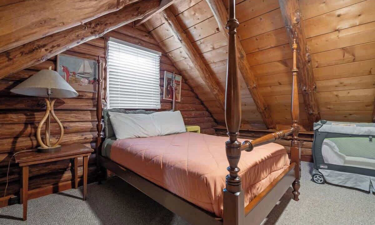 Photo of Bedroom in Fishers Hill