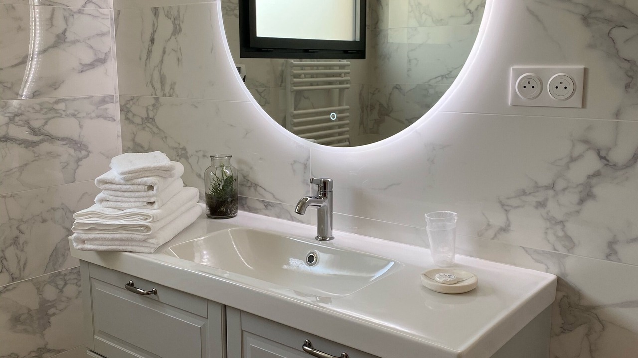 Photo of Bathroom in Saint-Marcouf