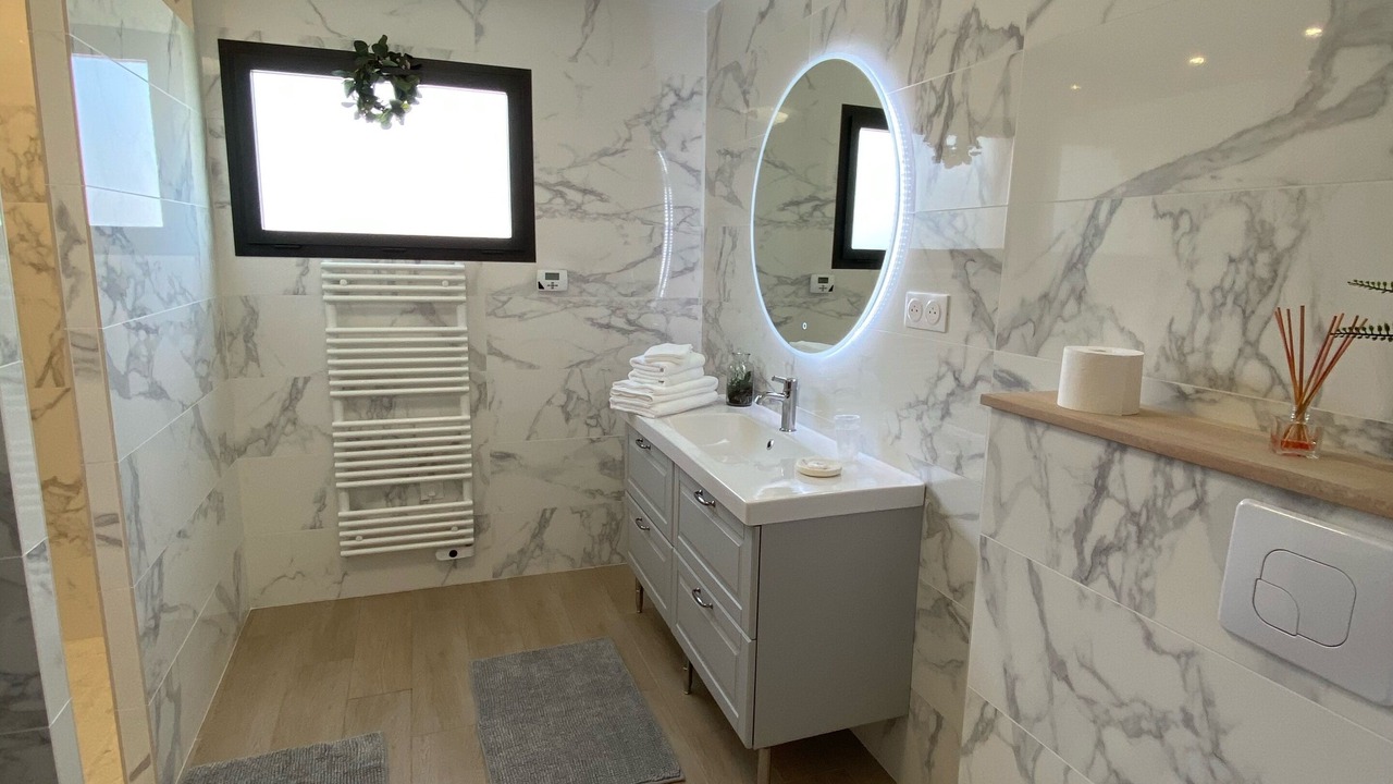 Photo of Bathroom in Saint-Marcouf