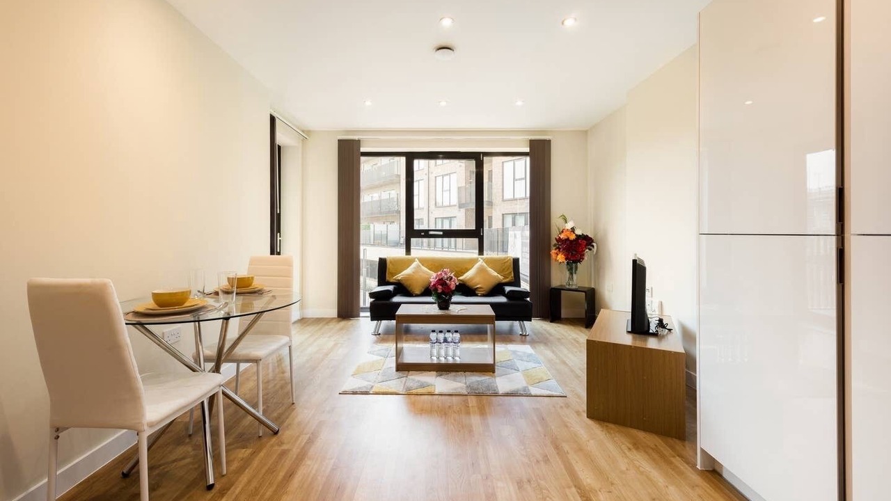 Photo of Livingroom in Uxbridge North