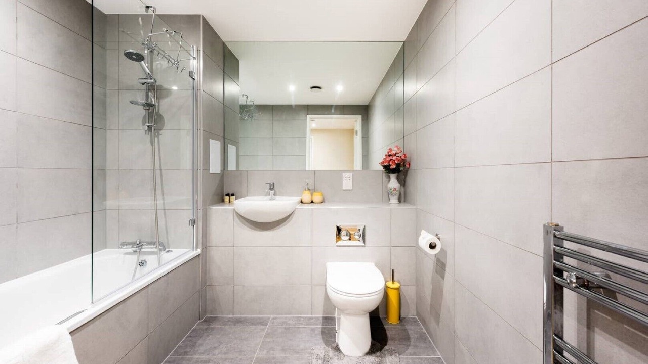 Photo of Bathroom in Uxbridge North