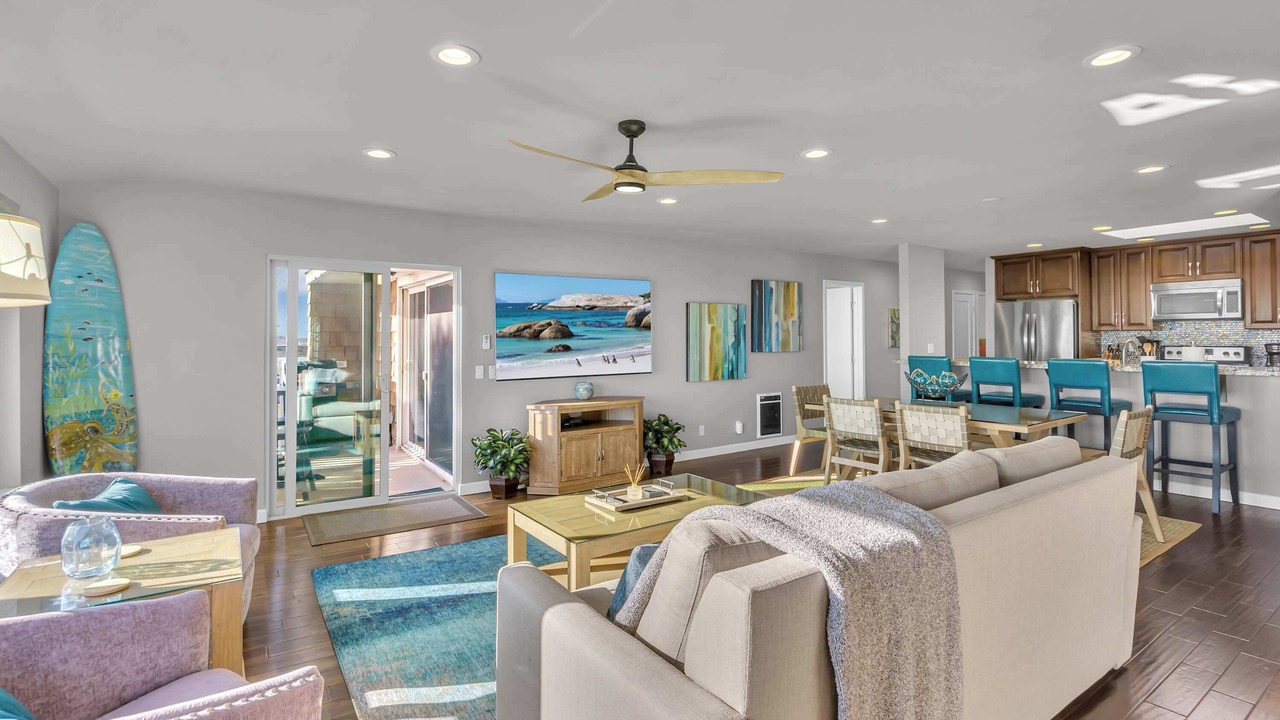 Photo of Livingroom in Balboa Peninsula