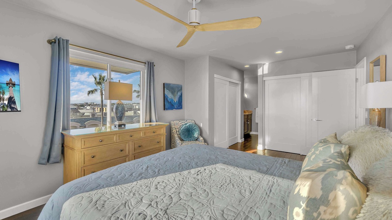 Photo of Bedroom in Balboa Peninsula