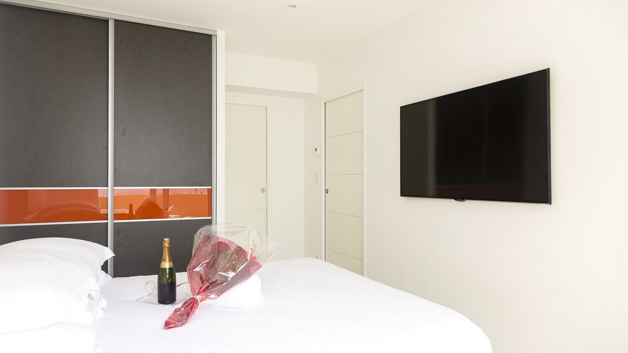 Photo of Bedroom in Cannes City Centre