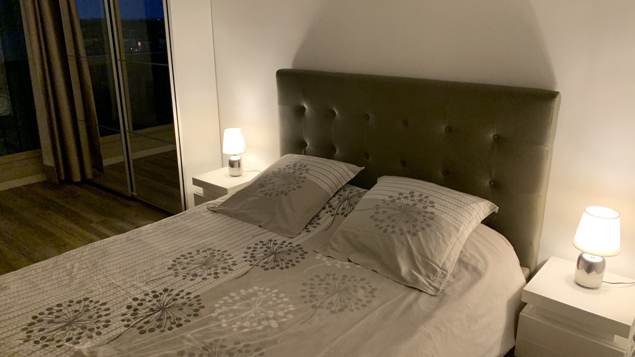 Photo of Bedroom in Comedie