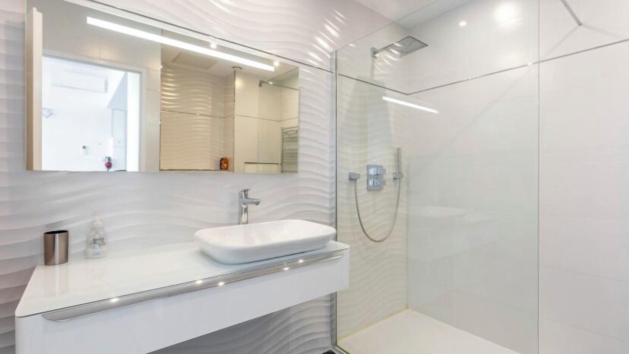 Photo of Bathroom in Comedie