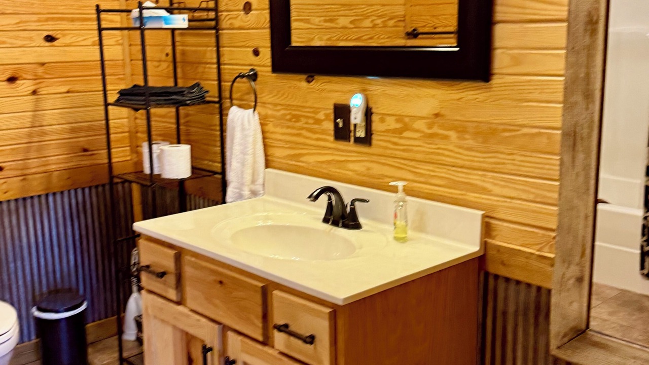 Photo of Bathroom in Doniphan