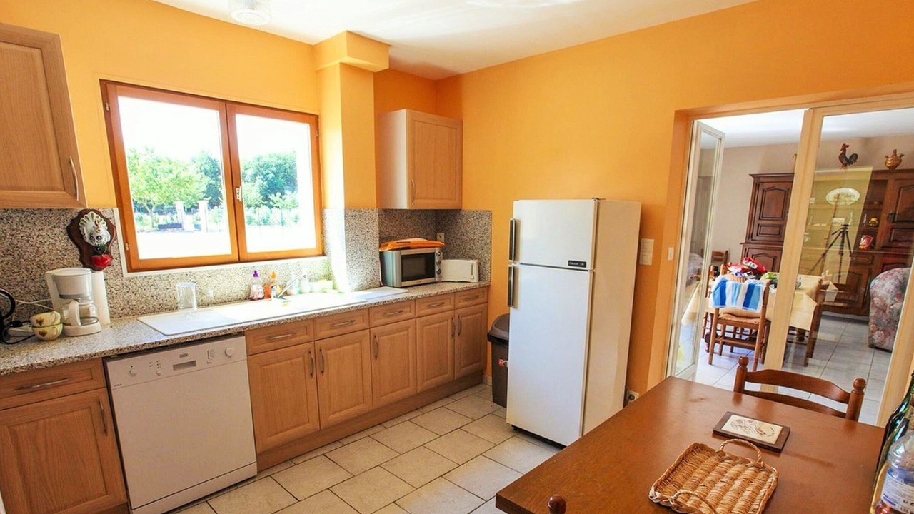 Photo of Kitchen in Saint-Laurent-de-Lin