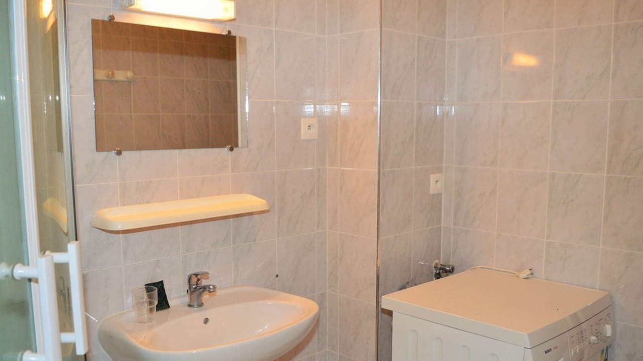 Photo of Bathroom in Saint-Laurent-de-Lin