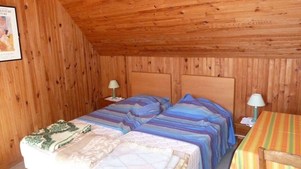 Photo of Bedroom in Plonevez-Porzay
