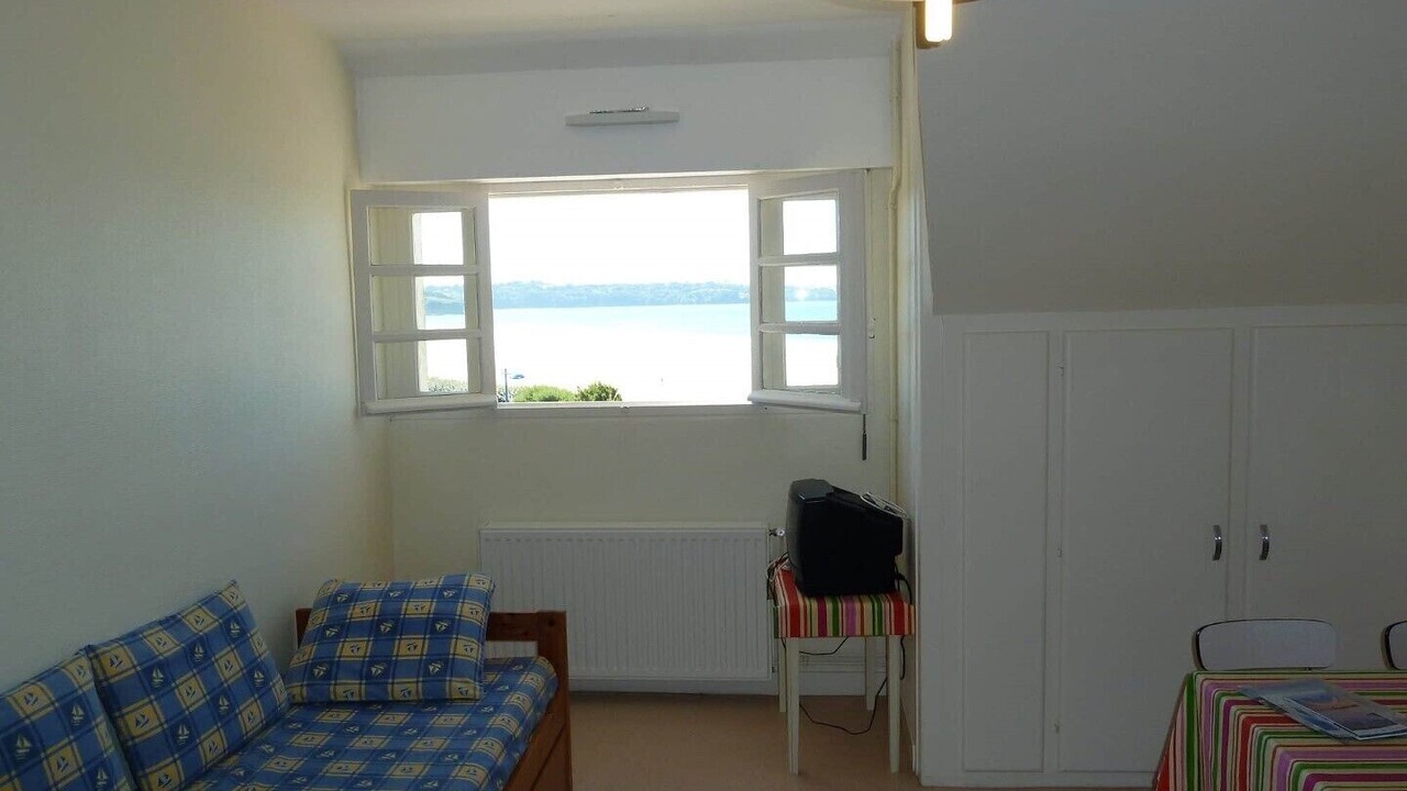 Photo of Bedroom in Plonevez-Porzay