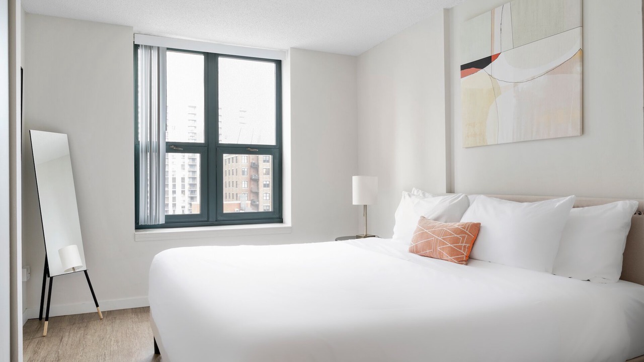 Photo of Bedroom in Near North Side