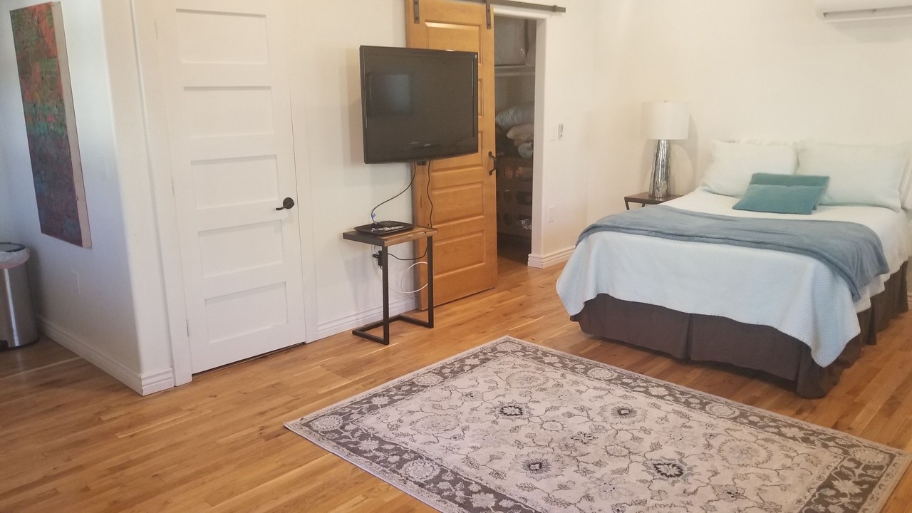 Photo of Bedroom in Jefferson Park