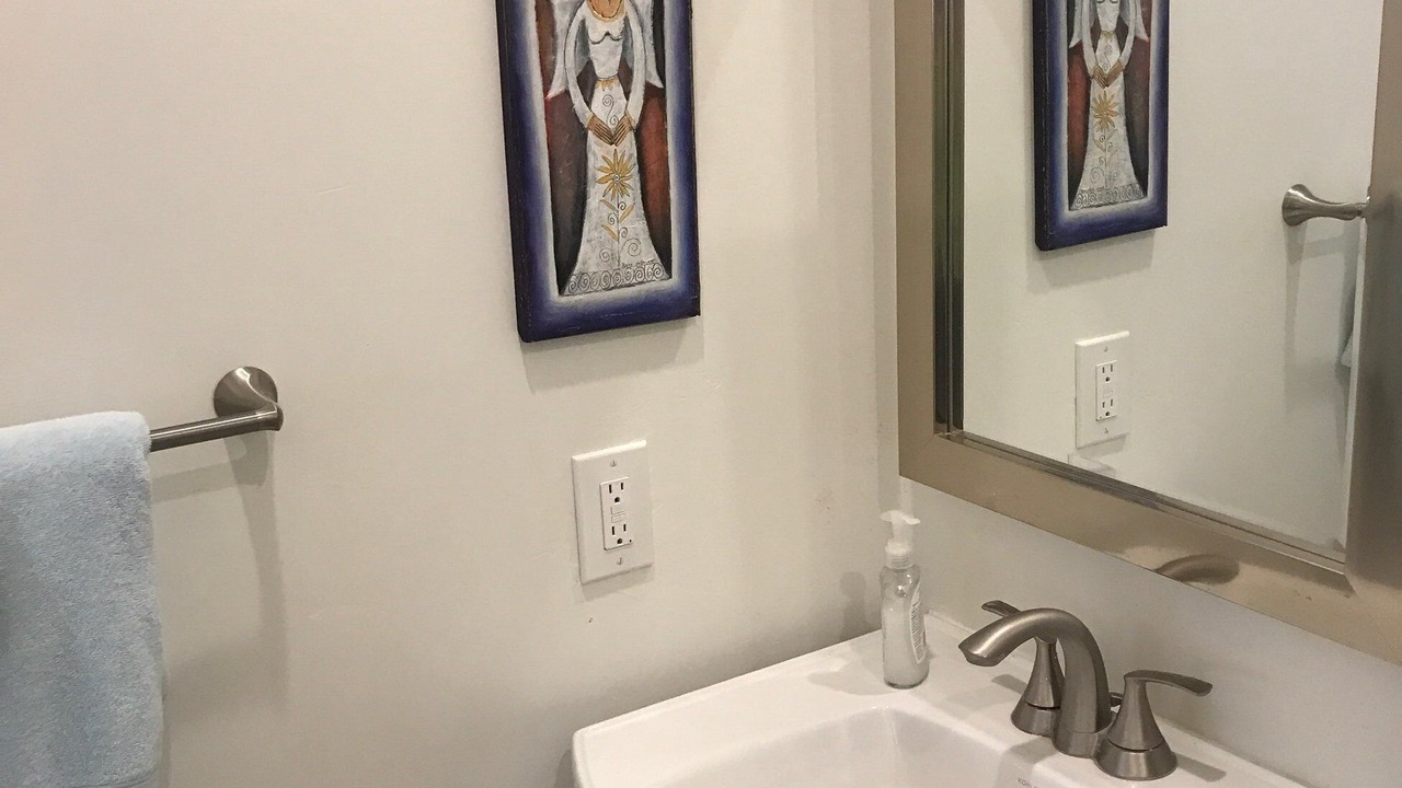 Photo of Bathroom in Jefferson Park