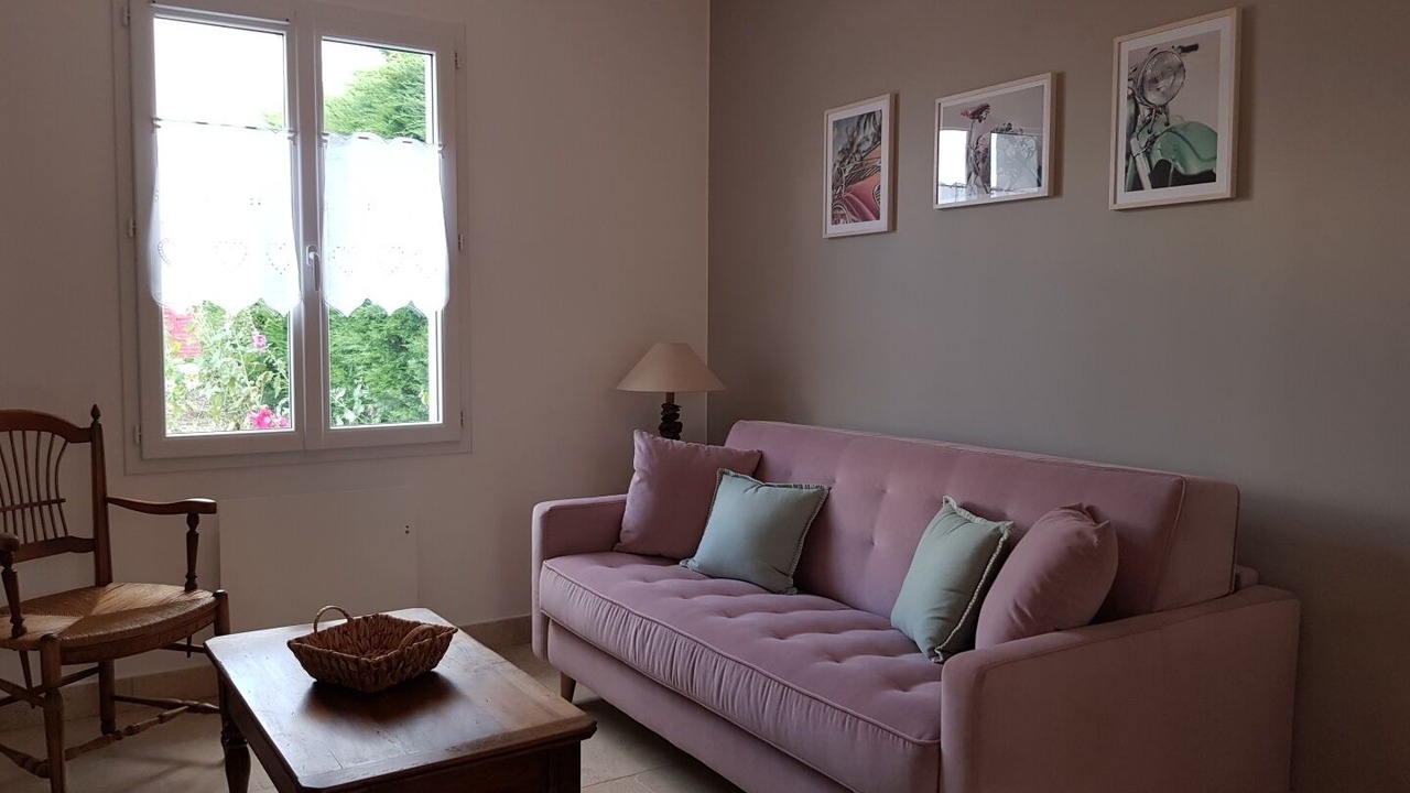 Photo of Livingroom in Angles