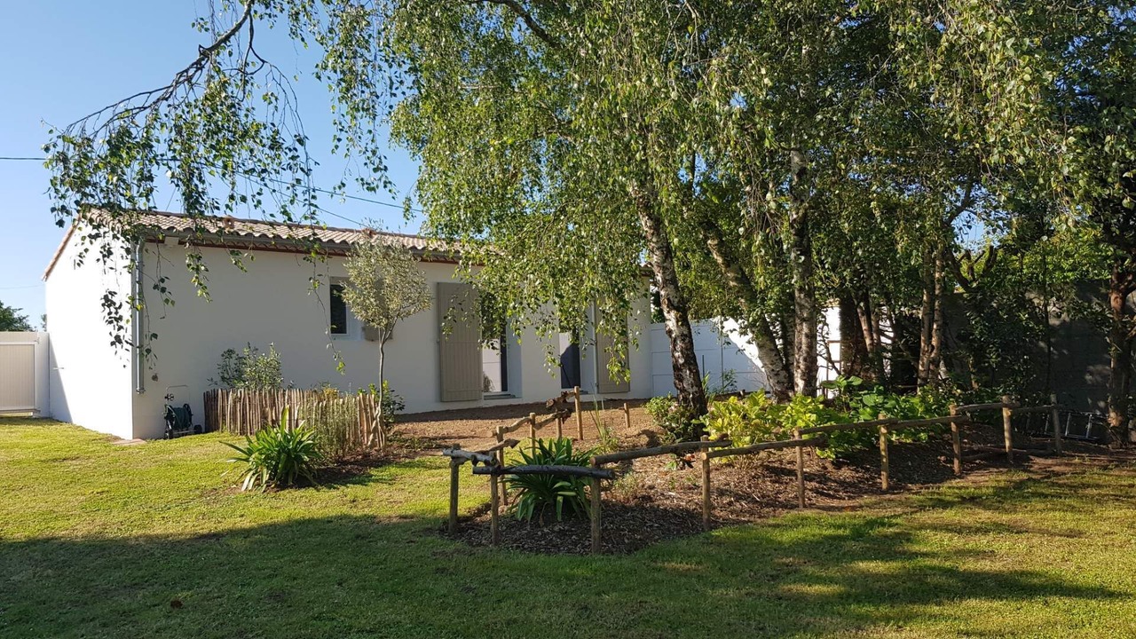 Photo of Outdoor in Angles