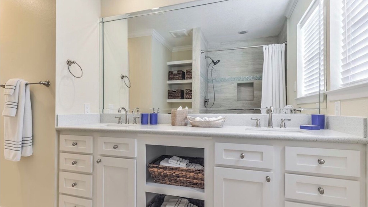 Photo of Bathroom in Pointe San Luis